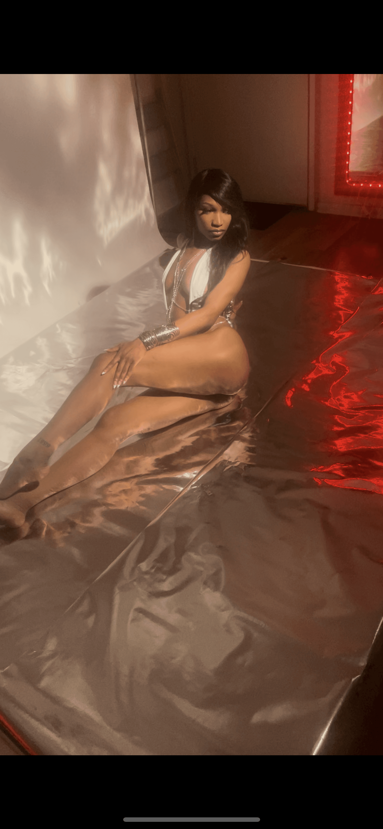 Some BTS from a shoot 🌹